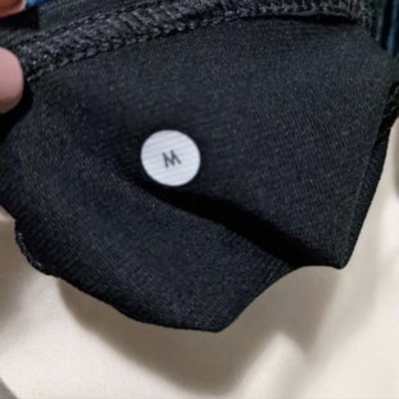 Lululemon Mens Surge shorts size M - Picture 5 of 5